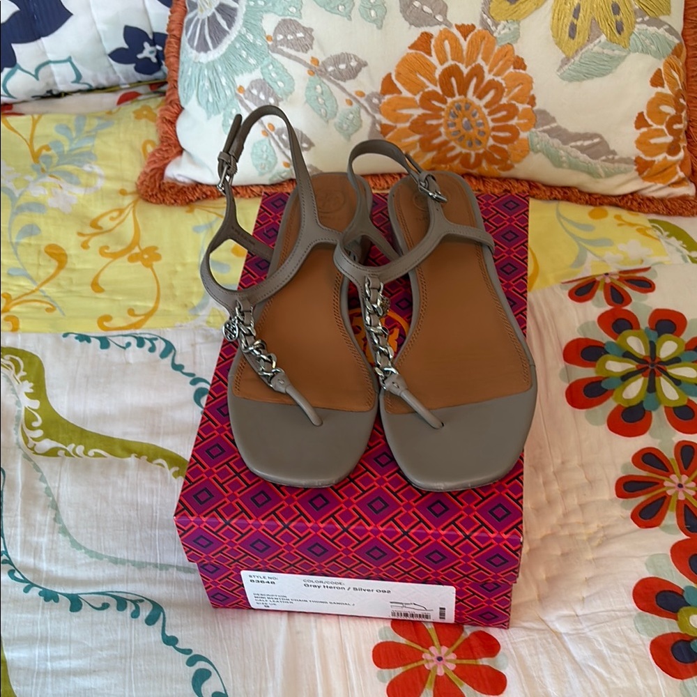 Tory Burch mini Benton Chain Thong sandal size 9